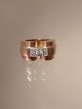 Goldener Ring mit Brillanten