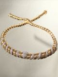 Goldenes Collier mit Brillanten