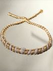 Goldenes Collier mit Brillanten